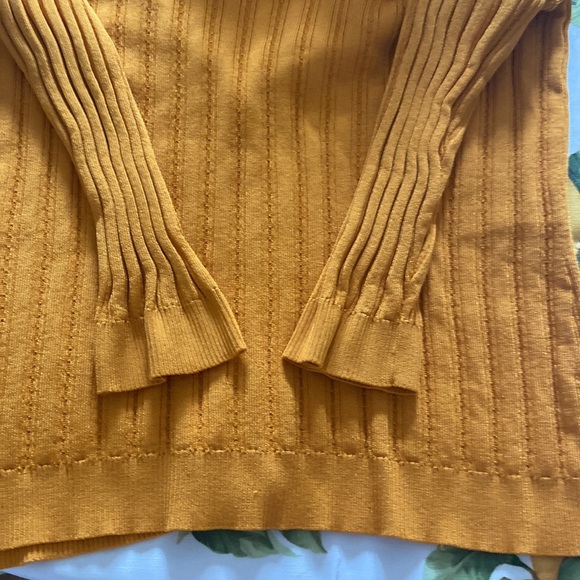 Jones New York - rayon/nylon sweater in great condition. - Picture 6 of 7